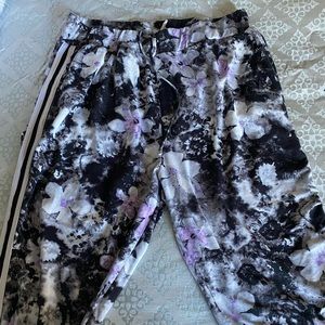 High Waisted Floral Joggers (super stretchy)